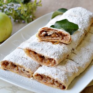 Strudel cu mere
